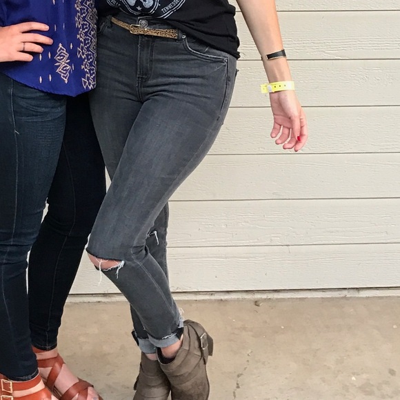 Express Jeans High Rise Black Distressed Ankle Legging, Size 4 Regular - Picture 6 of 6